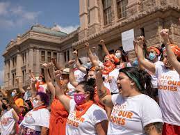 Texas : de nombreuses femmes s’exilent pour avorter