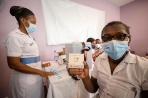 Covid-19 : les membres du G20 ont reçu 15 fois plus de doses de vaccin que les pays d’Afrique subsaharienne