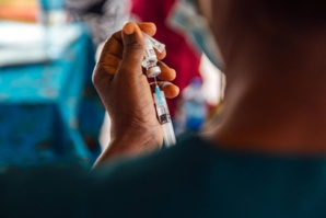 « Moins de 10 % des pays africains devraient atteindre l’objectif clé de la vaccination contre la COVID-19 »