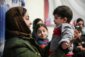 Disparu dans le chaos de l'aéroport de Kaboul, un bébé afghan retrouve sa famille