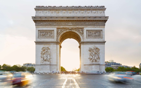 France - Sous l'Arc de Triomphe, une cérémonie anonyme pour agents secrets morts en mission France - Sous l'Arc de Triomphe, une cérémonie anonyme pour agents secrets morts en mission