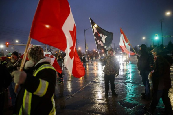 Contestation au Canada - Les manifestants continuent de bloquer un axe frontalier majeur vers les Etats-Unis Contestation au Canada - Les manifestants continuent de bloquer un axe frontalier majeur vers les Etats-Unis