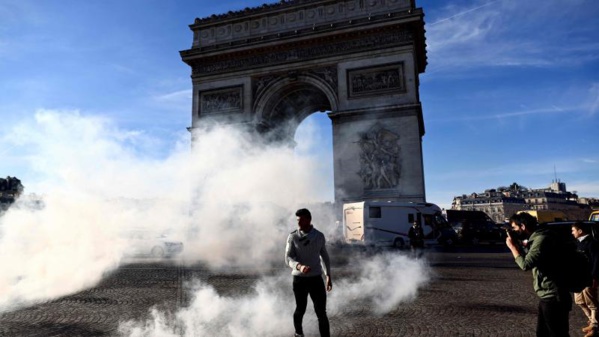 "Convois de la liberté" : blocages et heurts dans plusieurs quartiers parisiens à la mi-journée