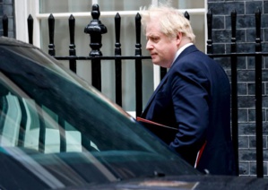 Fin de l'isolement et des tests gratuits - Boris Johnson veut tourner la page du Covid-19