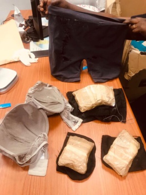 3,9 kg  d’héroïne pure saisis à l’AIBD par la Douane sénégalaise