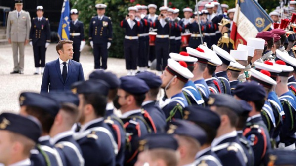 Réinvesti, Macron promet "une France plus forte" et "une planète plus vivable"