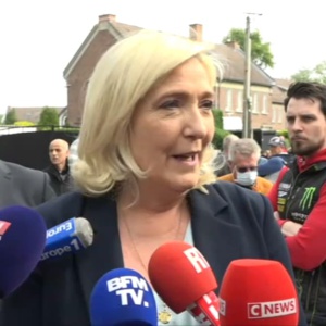 Législatives : Marine Le Pen lance sa campagne et vise Jean-Luc Mélenchon