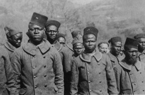 Thiaroye 44 : enquête sur un massacre de tirailleurs au Sénégal Thiaroye 44 : enquête sur un massacre de tirailleurs au Sénégal