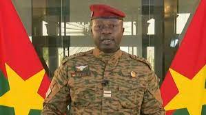 Le chef de la junte, lieutenant-colonel Damiba, de plus en plus confronté aux attaques violentes contre les populations et les FDS