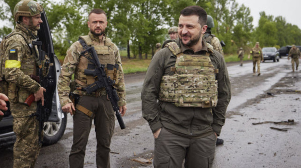 Guerre en Ukraine - Zelensky se rend dans l’Est pour la première fois depuis le début du conflit Guerre en Ukraine - Zelensky se rend dans l’Est pour la première fois depuis le début du conflit