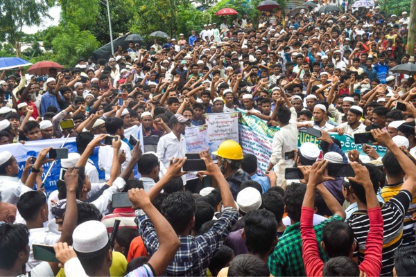 Des dizaines de milliers de réfugiés rohingya manifestent au Bangladesh