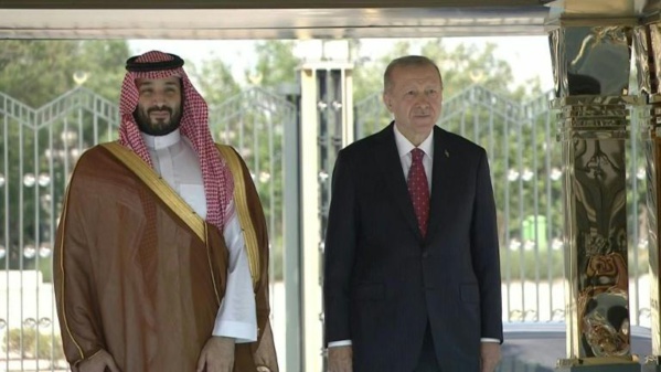 Le prince héritier saoudien MBS à Ankara, réhabilité par Erdogan après l'affaire Khashoggi Le prince héritier saoudien MBS à Ankara, réhabilité par Erdogan après l'affaire Khashoggi