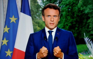 Macron veut "bâtir des compromis" et met les oppositions sous pression
