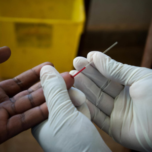 Sida : en Afrique de l’Ouest, l’autotest oral s’est invitée dans le dépistage