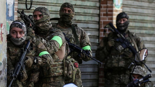 Brésil: une opération de police fait 18 morts dans une favela de Rio Brésil: une opération de police fait 18 morts dans une favela de Rio