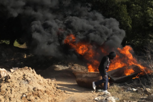 Afrique du Sud - Des manifestants en colère pourchassent des mineurs illégaux après un viol collectif