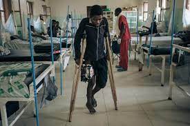 RD CONGO - L'hôpital de Rutshuru, point de chute de combattants blessés et d'enfants affamés (reportage AFP)