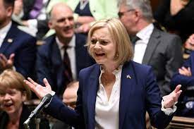 Liz Truss devant la Chambre des communes à Londres