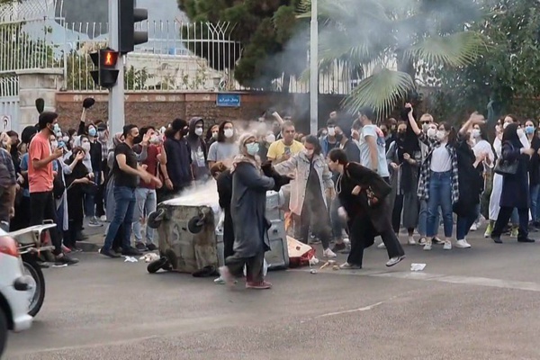 Les contestations en Iran ont fait plus de 75 morts en 10 jours, selon une ONG Les contestations en Iran ont fait plus de 75 morts en 10 jours, selon une ONG