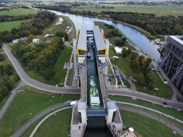Entre la Baltique et Berlin, les bateaux prennent l'ascenseur Entre la Baltique et Berlin, les bateaux prennent l'ascenseur