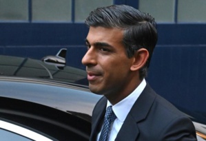 Désigné Premier ministre britannique, Rishi Sunak promet "stabilité et unité" face à la crise Désigné Premier ministre britannique, Rishi Sunak promet "stabilité et unité" face à la crise