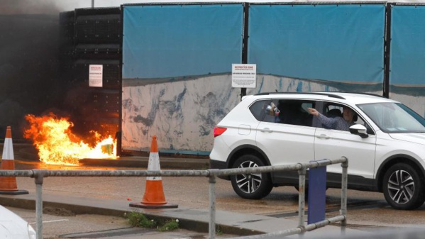 Des locaux des services de l’immigration britanniques visés par des engins incendiaires Des locaux des services de l’immigration britanniques visés par des engins incendiaires