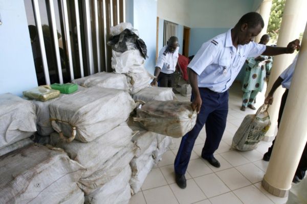 Au Sénégal, saisie record de 300 kg de cocaïne venant du Mali, 24 milliards FCFA en valeur