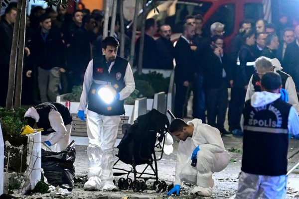 Attentat d'Istanbul: 22 personnes arrêtées, les autorités turques désignent les Kurdes du PKK Attentat d'Istanbul: 22 personnes arrêtées, les autorités turques désignent les Kurdes du PKK