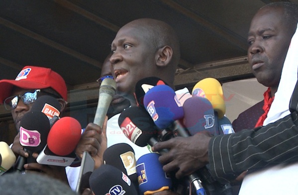 « Comment nous avons obtenu la libération de Madiambal Diagne en 2004 » (Mamadou Oumar Ndiaye, directeur du Témoin)
