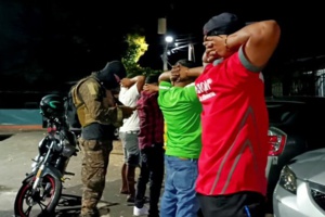 Gangs au Salvador - 10.000 soldats et policiers cernent une ville