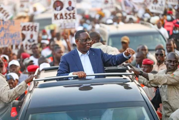 A Tambacounda, une foule immense à l'accueil de Macky Sall A Tambacounda, une foule immense à l'accueil de Macky Sall