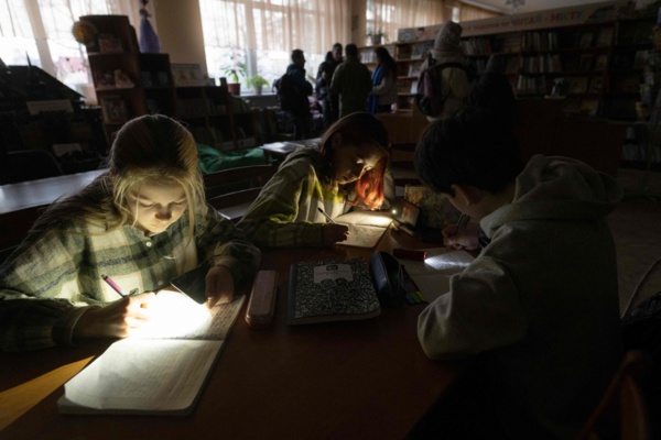 En Ukraine, les enfants de la ligne de front En Ukraine, les enfants de la ligne de front