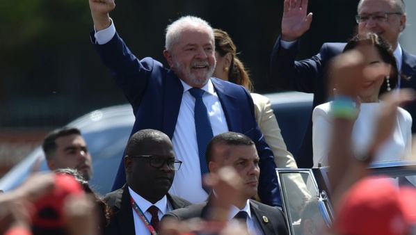 Brésil - Lula investi président devant des dizaines de milliers de partisans