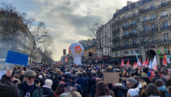 Retraites : 93.000 manifestants à Paris selon la préfecture, 500.000 selon la CGT Retraites : 93.000 manifestants à Paris selon la préfecture, 500.000 selon la CGT