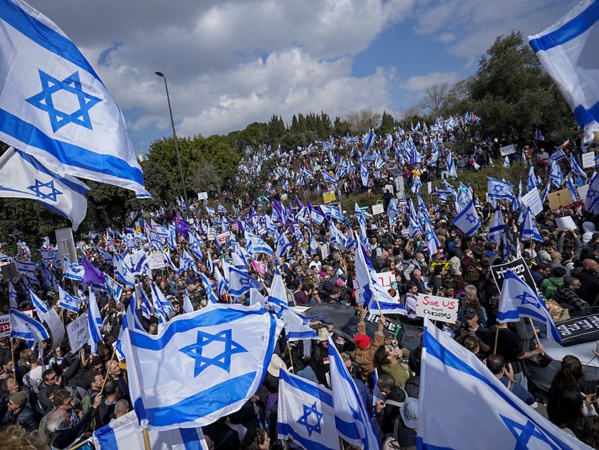 Israël - Grosse manifestation devant le Parlement contre la réforme de la justice Israël - Grosse manifestation devant le Parlement contre la réforme de la justice
