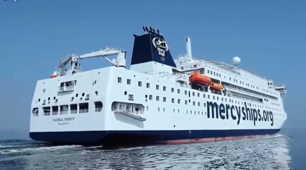 Soins de santé gratuits - Le nouveau navire-hôpital Global Mercy™ est à Dakar Soins de santé gratuits - Le nouveau navire-hôpital Global Mercy™ est à Dakar