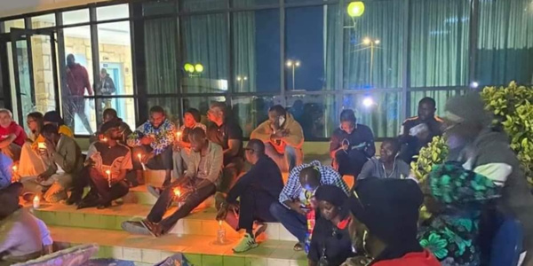 A la Maison de la presse, une veillée nocturne pour la libération du journaliste Pape Alé Niang, en janvier 2023