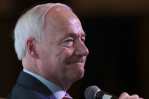 Présidentielle de 2024 - L’ex-gouverneur de l’Arkansas Asa Hutchinson annonce sa candidature Présidentielle de 2024 - L’ex-gouverneur de l’Arkansas Asa Hutchinson annonce sa candidature