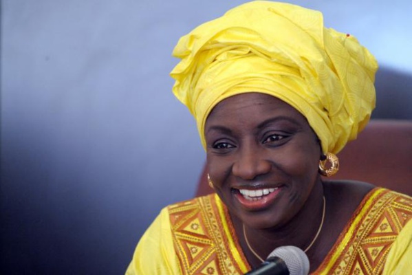Fête du 4-Avril - Aminata Touré décline l'invitation du gouvernement et réclame son mandat de député Fête du 4-Avril - Aminata Touré décline l'invitation du gouvernement et réclame son mandat de député