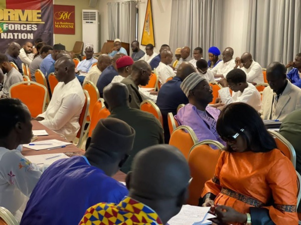 Une vue des membres de la Plateforme nationale F24, le 16 avril 2023 à Dakar