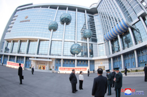 Kim Jong Un inspecte la Direction nationale de l’exploitation spatiale (KCNA) Kim Jong Un inspecte la Direction nationale de l’exploitation spatiale (KCNA)