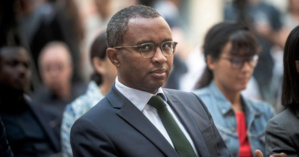 Pap Ndiaye exfiltré de la gare face aux manifestants Pap Ndiaye exfiltré de la gare face aux manifestants