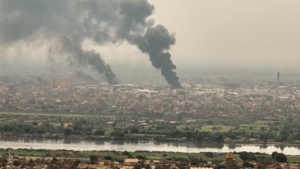 Le Soudan "s'effondre", la guerre entre dans sa troisième semaine Le Soudan "s'effondre", la guerre entre dans sa troisième semaine