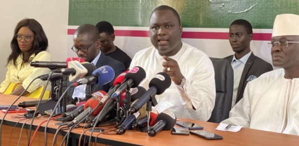 Déthié Fall et des leaders de Yewwi askan wi (photo d'archives) Déthié Fall et des leaders de Yewwi askan wi (photo d'archives)