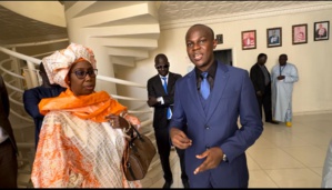 Professeure Ramatoulaye Diagne Mbengue en compagnie de son successeur au Rectorat de l'université Iba Der Thiam de Thiès.