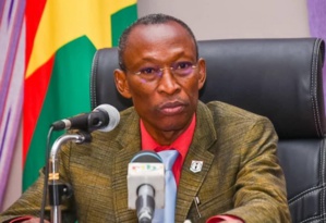 Le premier ministre du Burkina Faso, Apolinaire Kyelèm de Tembèla Le premier ministre du Burkina Faso, Apolinaire Kyelèm de Tembèla