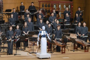 EveR 6, le robot chef d'orchestre