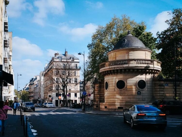 Une vue du Faubourg Saint-Honoré à Paris Une vue du Faubourg Saint-Honoré à Paris