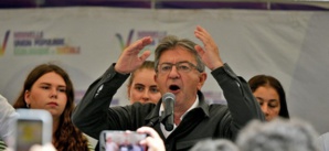 "Diabolisé", Jean-Luc Mélenchon prévient qu'il "tiendra bon" tout en essayant de "continuer son retrait" de la vie politique "Diabolisé", Jean-Luc Mélenchon prévient qu'il "tiendra bon" tout en essayant de "continuer son retrait" de la vie politique