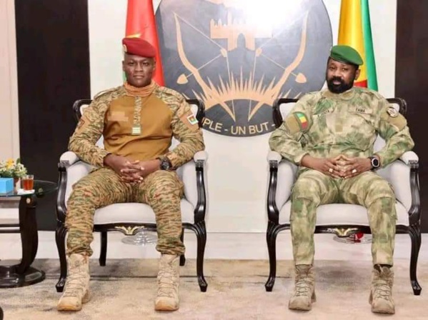 Le Mali et le Burkina répliquent à la CEDEAO : ce sera notre guerre si le Niger est militairement attaqué Le Mali et le Burkina répliquent à la CEDEAO : ce sera notre guerre si le Niger est militairement attaqué